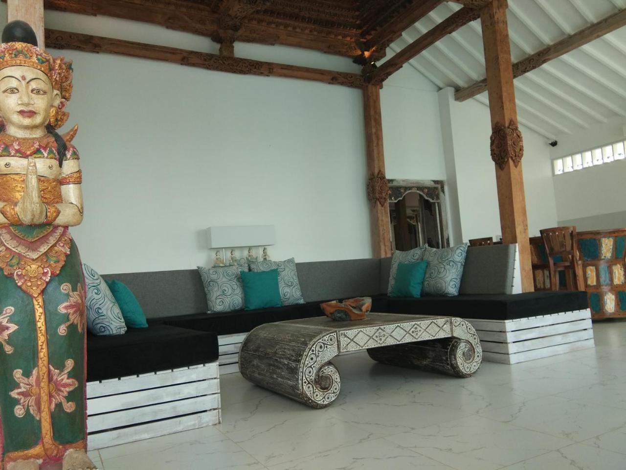 The Kayu Manis Villa Lovina  Exterior photo